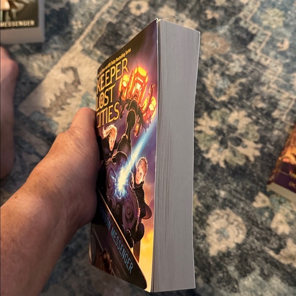 Keeper of the Lost Cities Book by Shannon Messenger - Picture 4 of 4